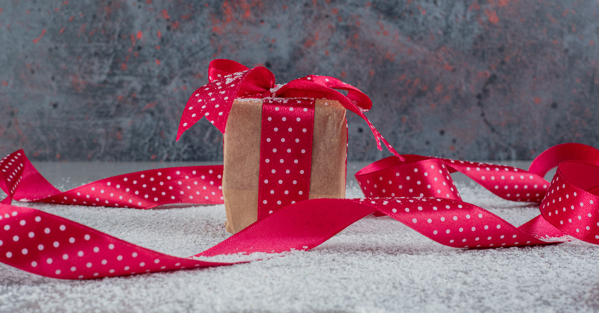 Pregătește-te cu stocuri de cutii din timp – sezonul aglomerat nu iartă